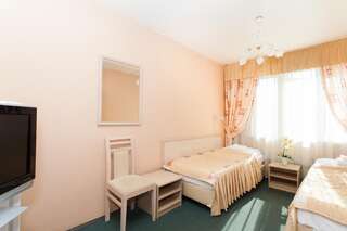 Гостевой дом Владыкино Апарт-Отель Москва Бюджетный двухместный номер с 2 отдельными кроватями, общей ванной комнатой и кухней-1